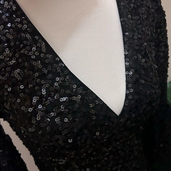 CELLIENNE SEQUINED PLUNGING COCKTAIL AND PARTY DRESS belle sleeve - Picture 7 of 11